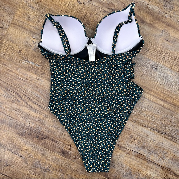 CUPSHE Leopard O-Ring One Piece Swimsuit - Picture 6 of 10